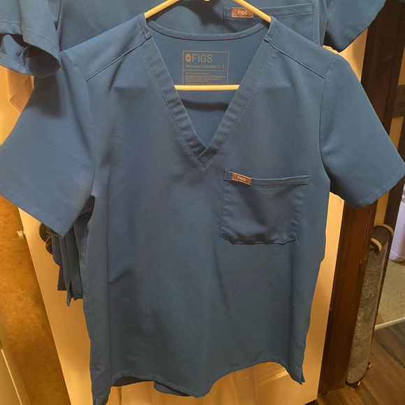 Scrubs for sale all royal 6 fig small tops, jannuu top xs, 2 easy stretch sets S - Picture 2 of 10